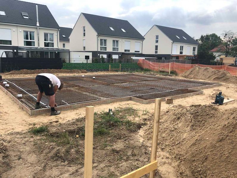 Erdarbeiten und Bodenplatten mit MBI Bau GmbH in Bad Saarow - Erdarbeiten - Bodenplatten - Rohbau